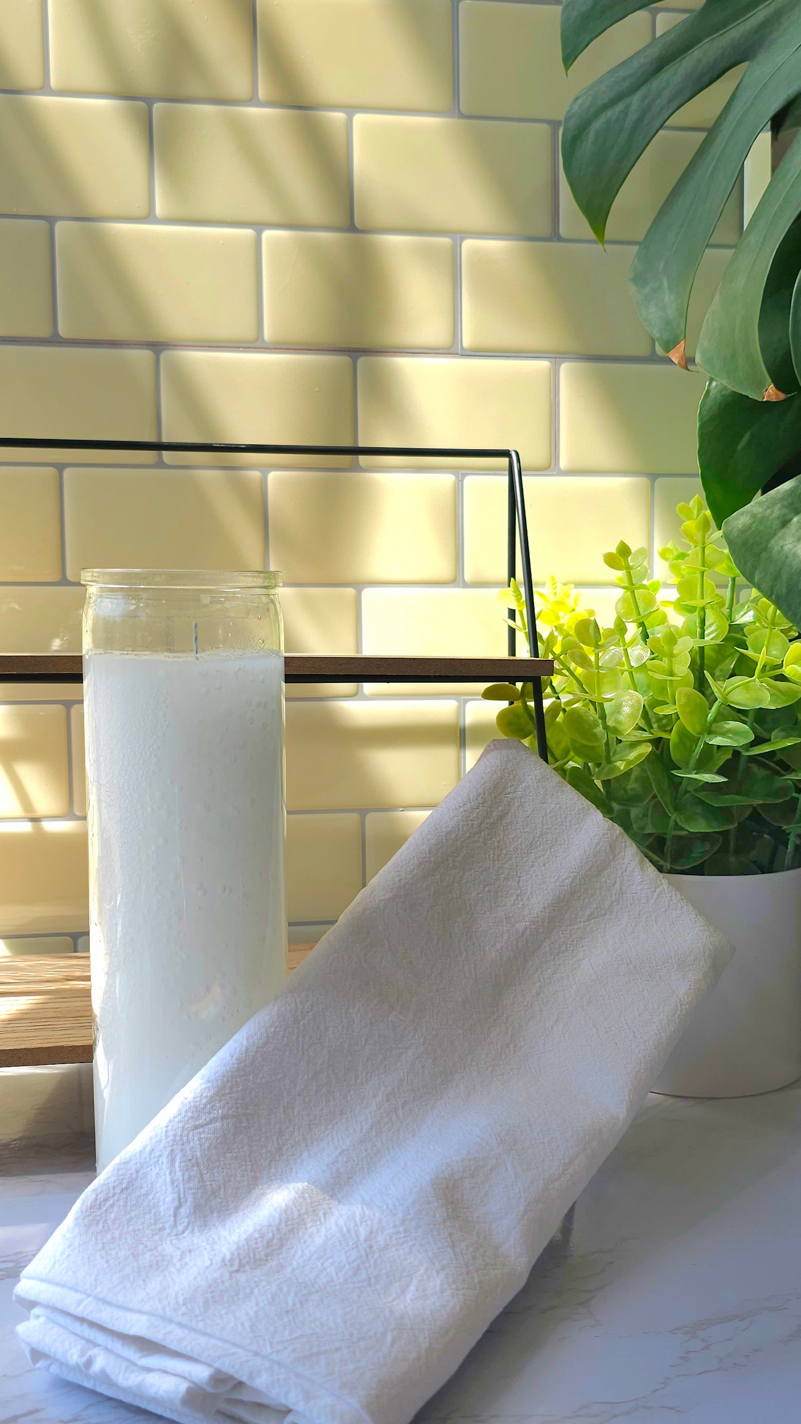 a white 7-day candle