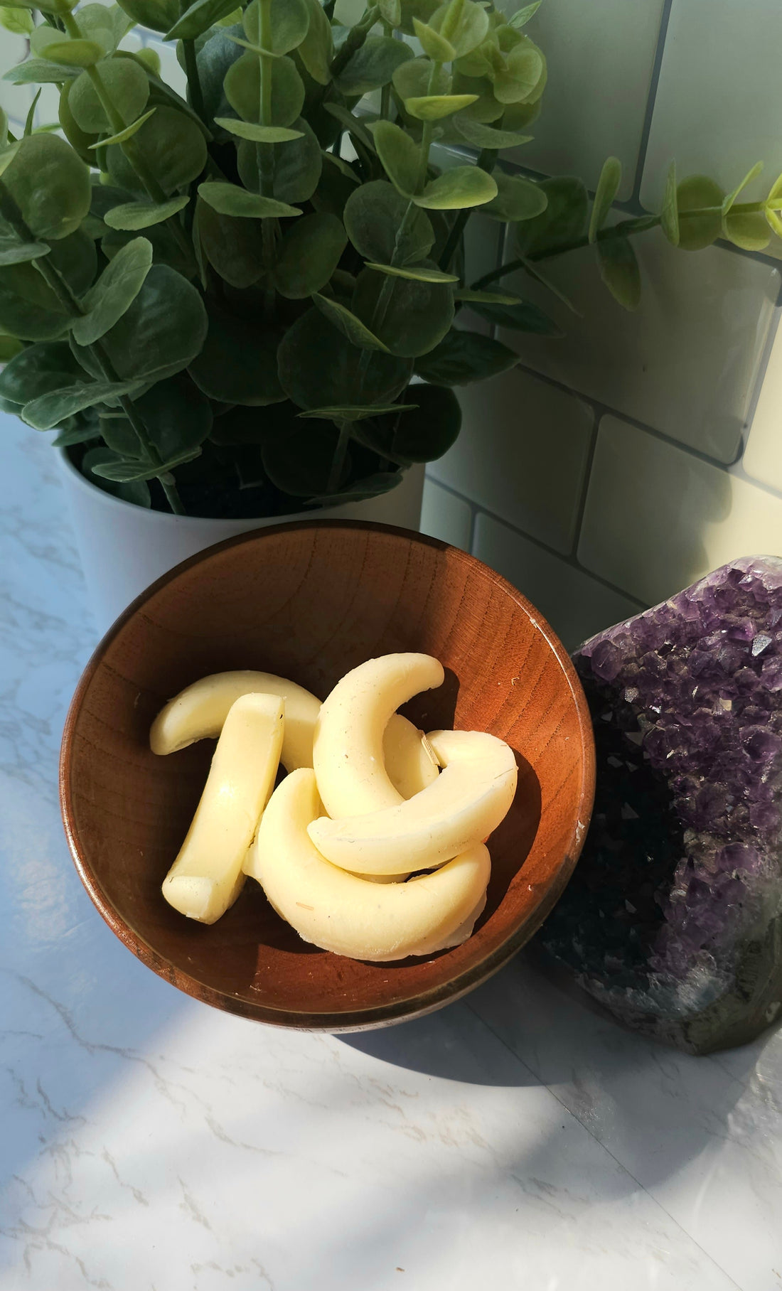 Run Me My Money Wax Melt in a wooden bowl