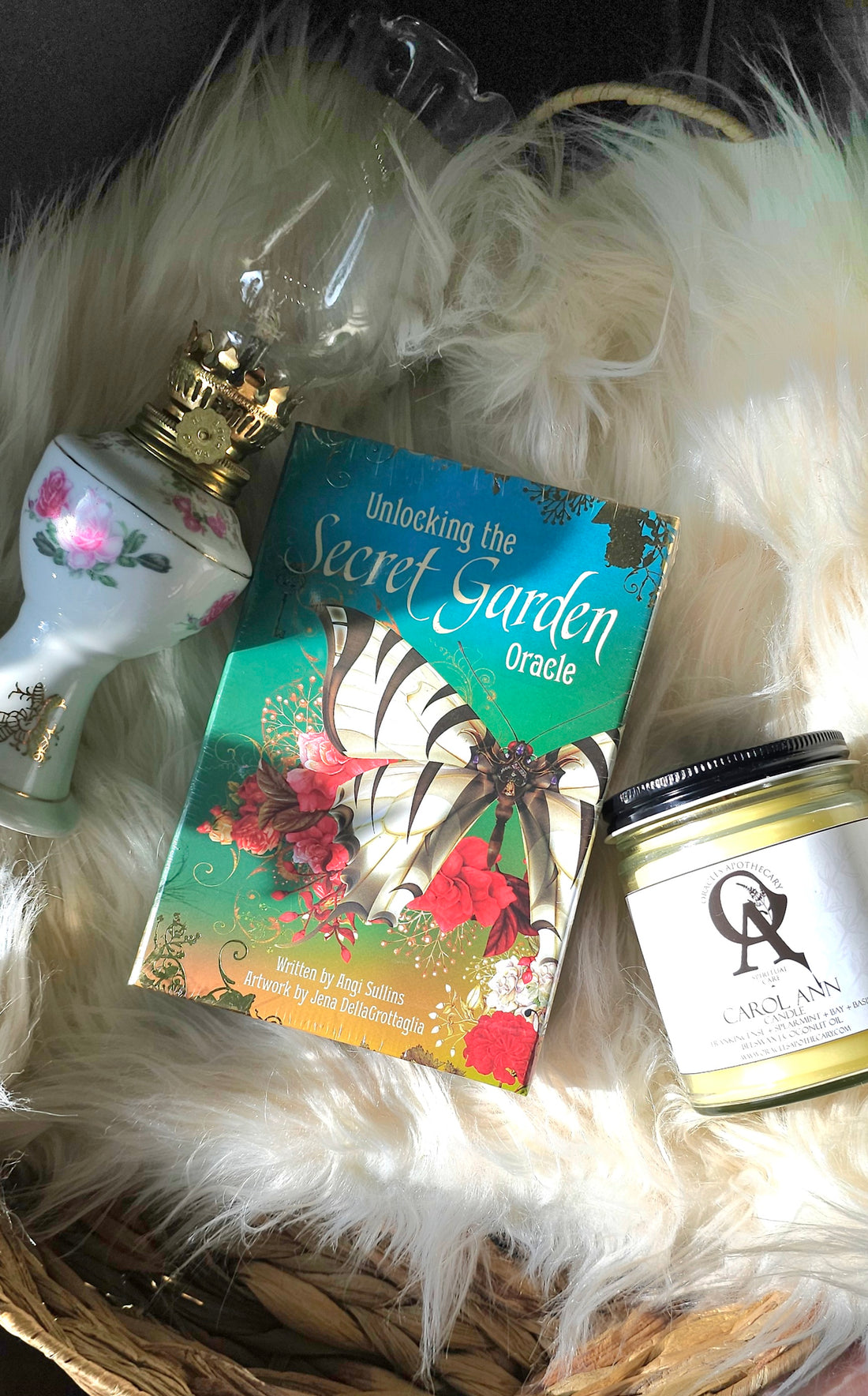 Unlocking the Secret Garden Oracle deck cover