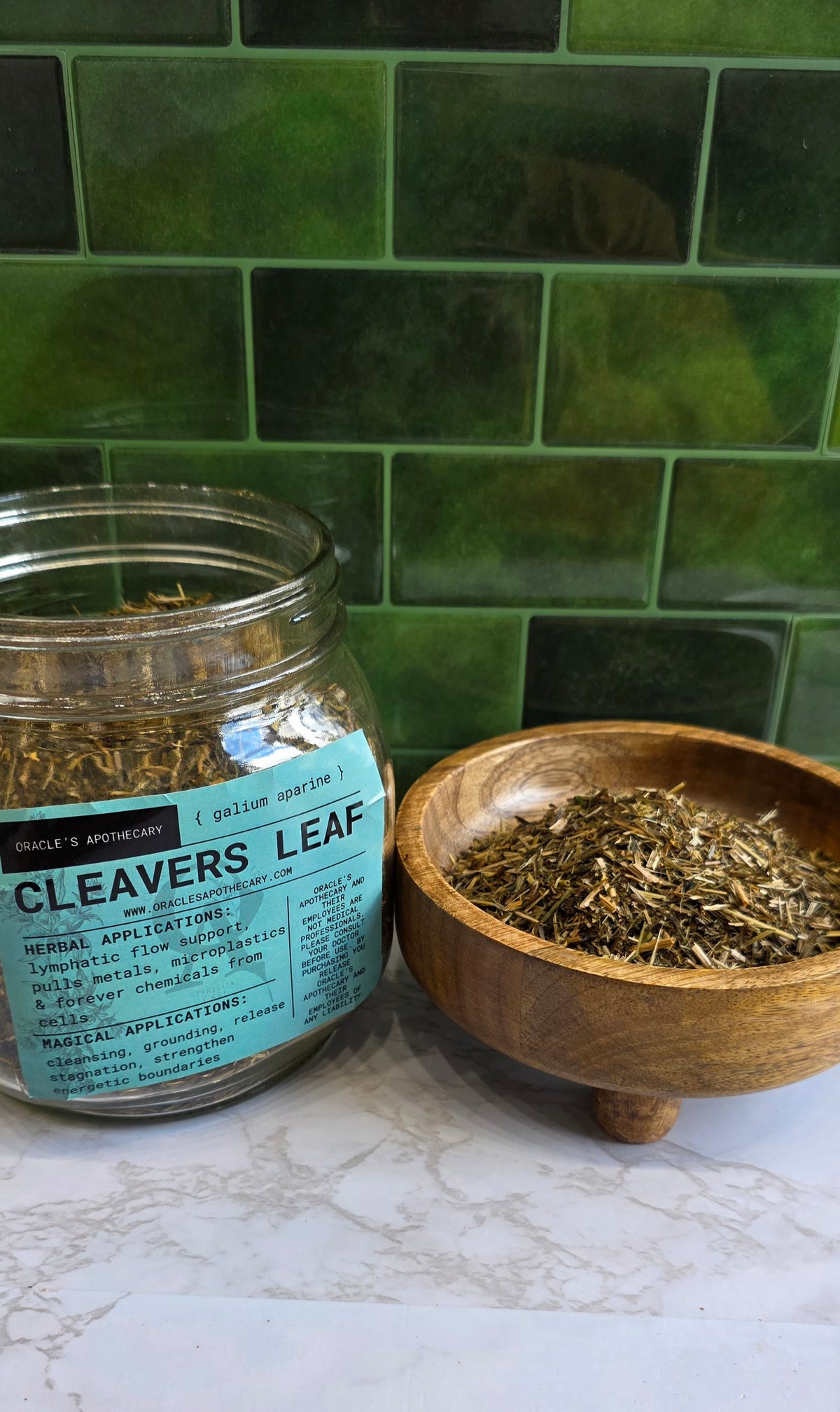 Organic Cleavers Leaf